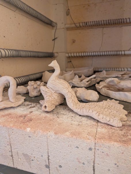 Nach dem Schrühbrand im Ofen