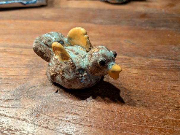 Vögelchen von Kind modelliert