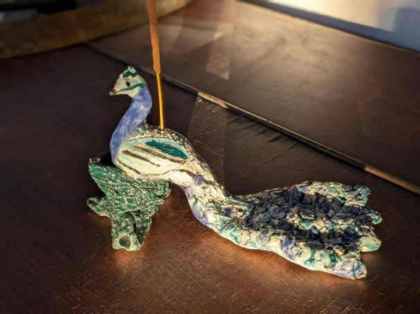 Pfau für Räucherstäbchen